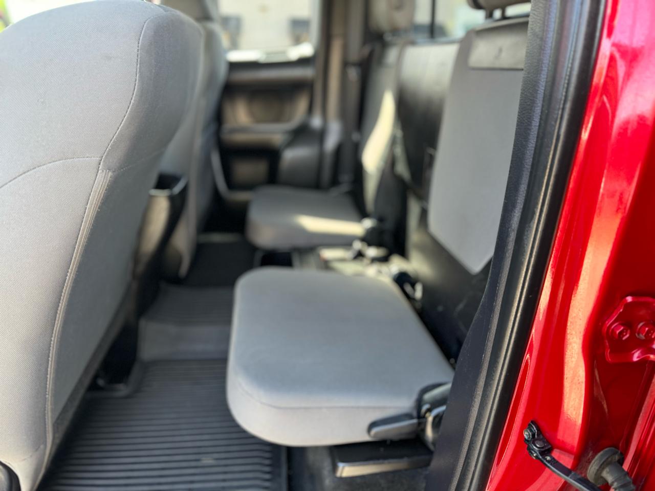 Toyota Tacoma 4WD Access Cab I4 AT SR5 (Natl) 2016
