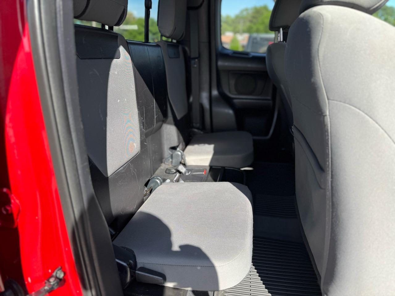 Toyota Tacoma 4WD Access Cab I4 AT SR5 (Natl) 2016