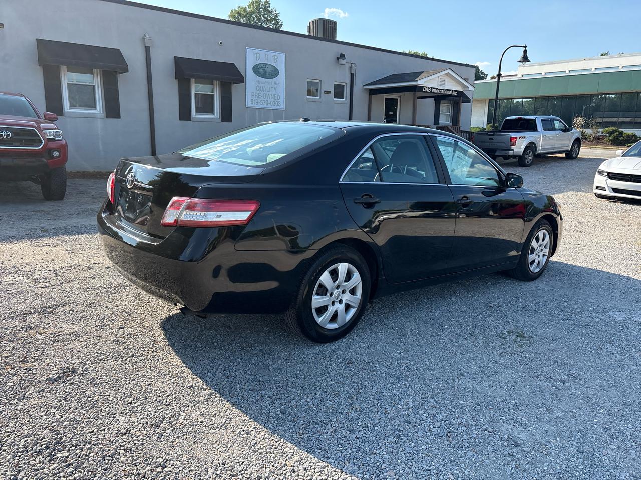 Toyota Camry 4dr Sdn I4 Man LE (Natl) 2011