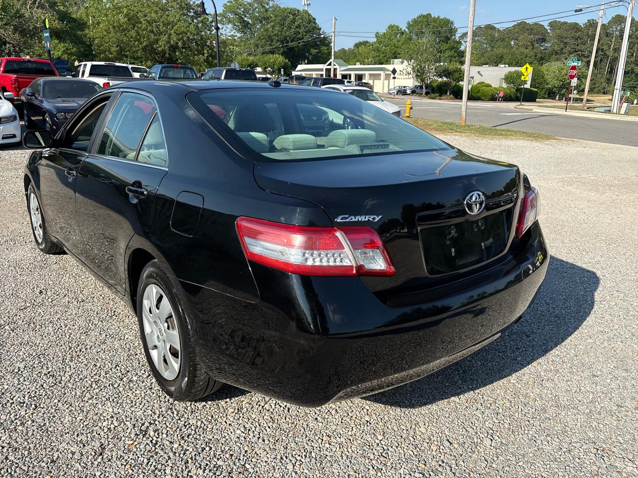 Toyota Camry 4dr Sdn I4 Man LE (Natl) 2011