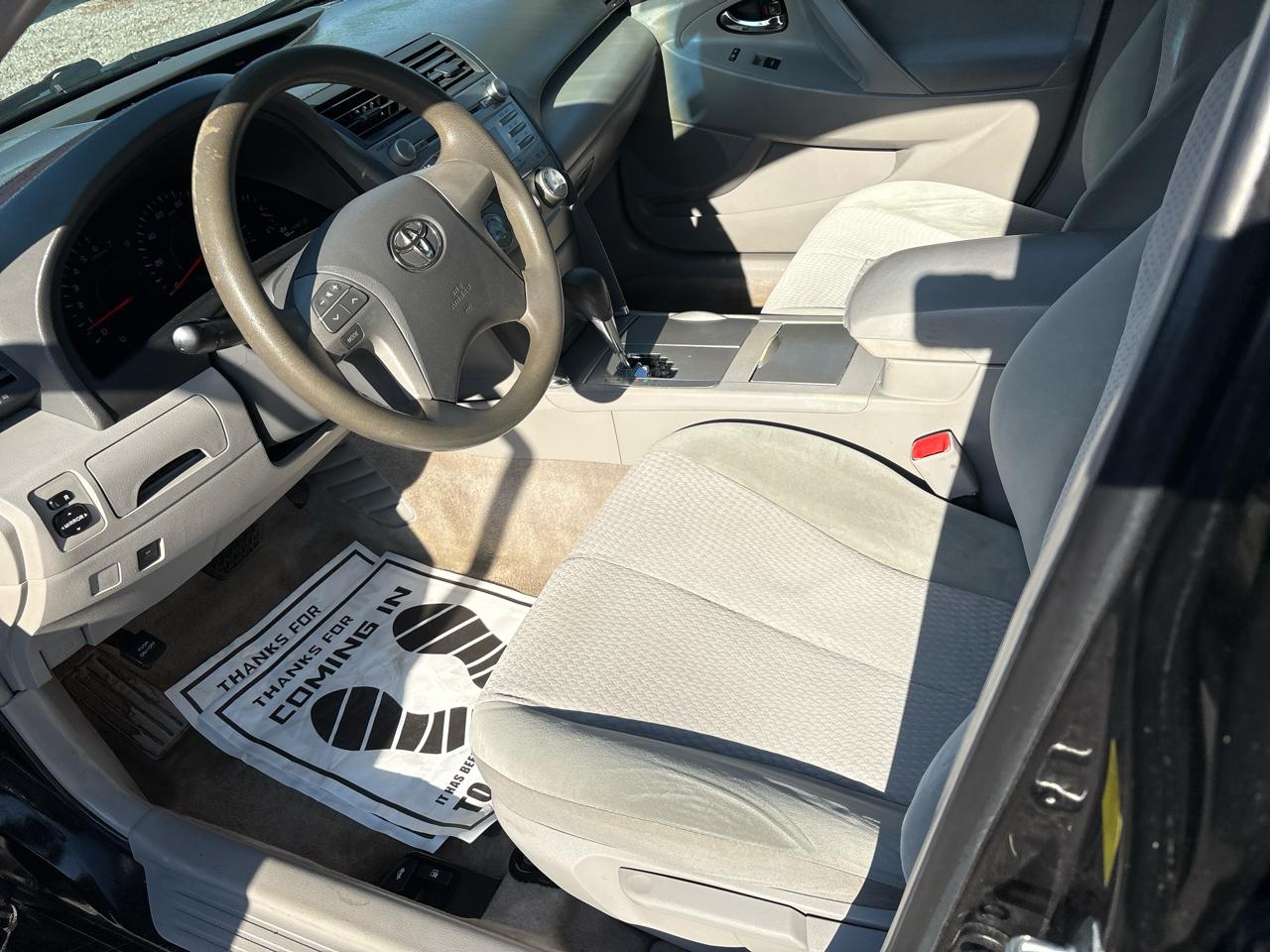 Toyota Camry 4dr Sdn I4 Man LE (Natl) 2011