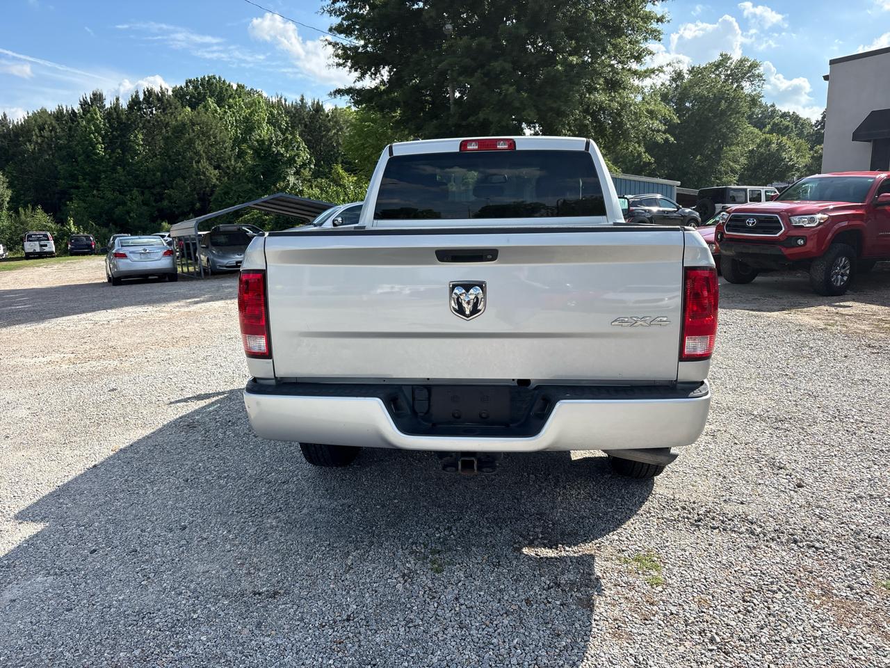 RAM 1500 Express 4x4 Quad Cab 6'4" Box 2018