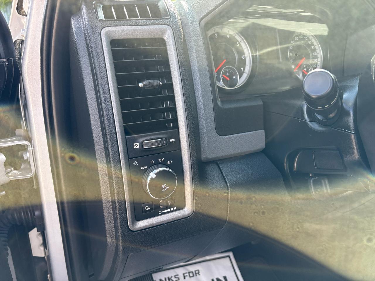 RAM 1500 Express 4x4 Quad Cab 6'4" Box 2018