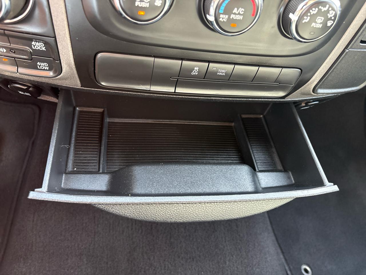 RAM 1500 Express 4x4 Quad Cab 6'4" Box 2018