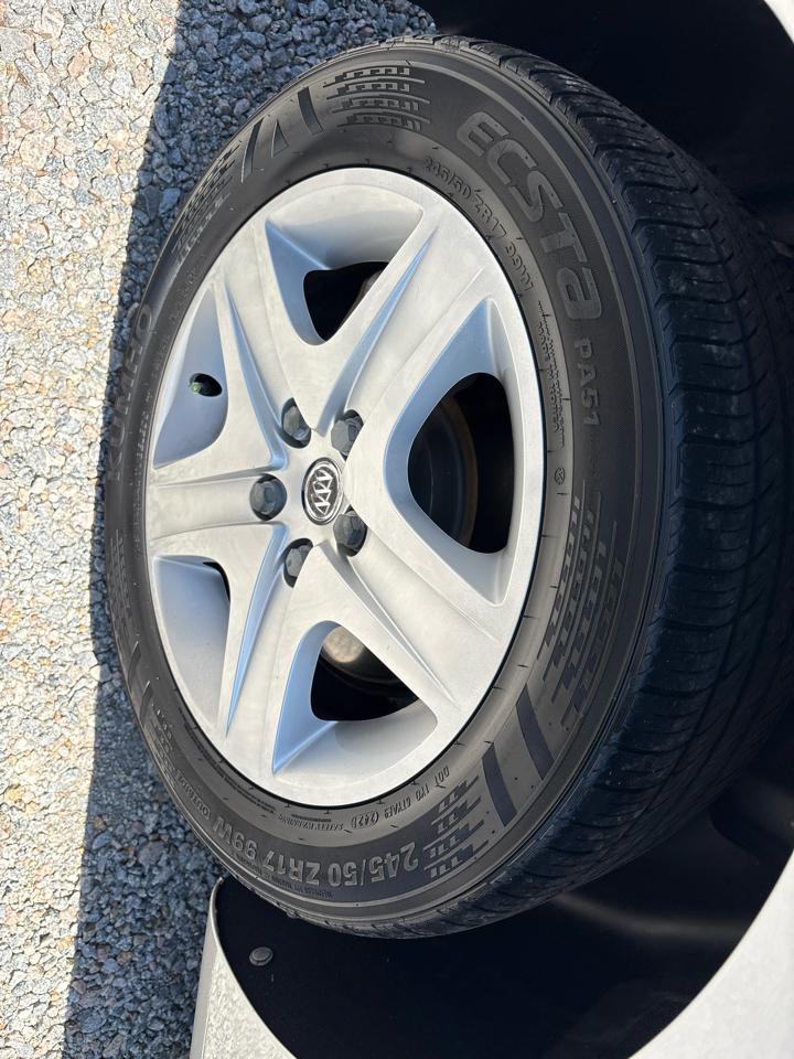 Buick LaCrosse 4dr Sdn CX 2011