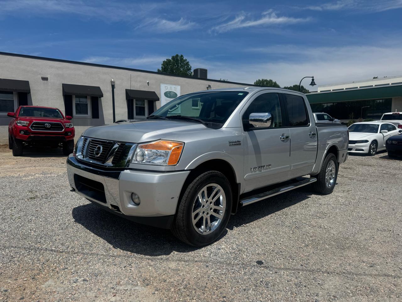 Nissan Titan 4WD Crew Cab SWB SL 2014