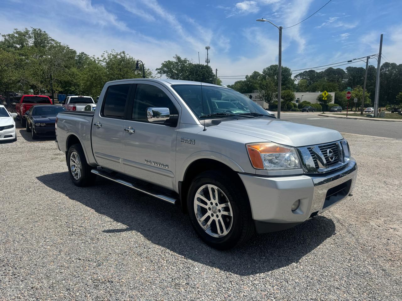 Nissan Titan 4WD Crew Cab SWB SL 2014