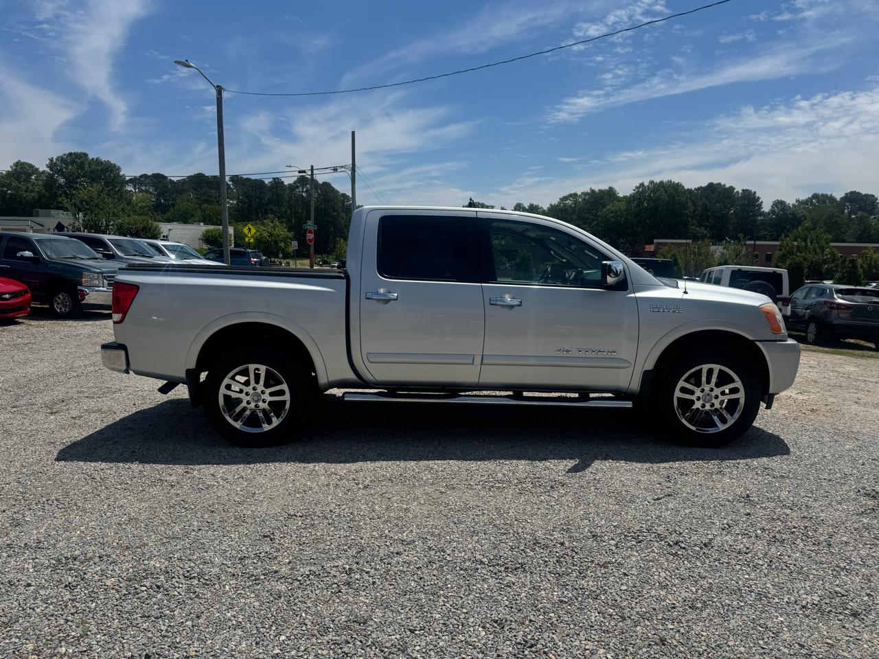 Nissan Titan 4WD Crew Cab SWB SL 2014