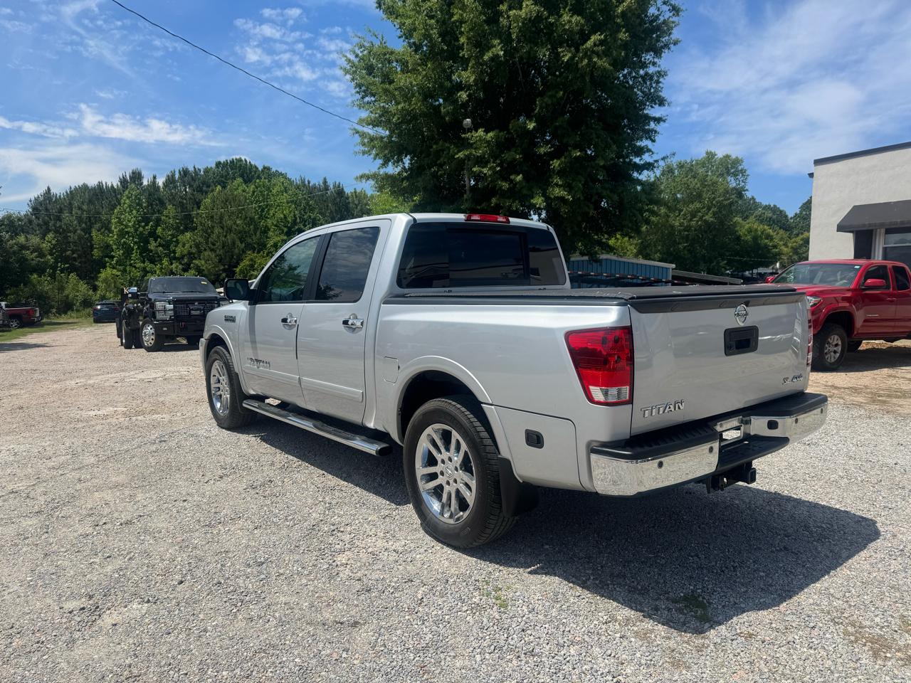Nissan Titan 4WD Crew Cab SWB SL 2014