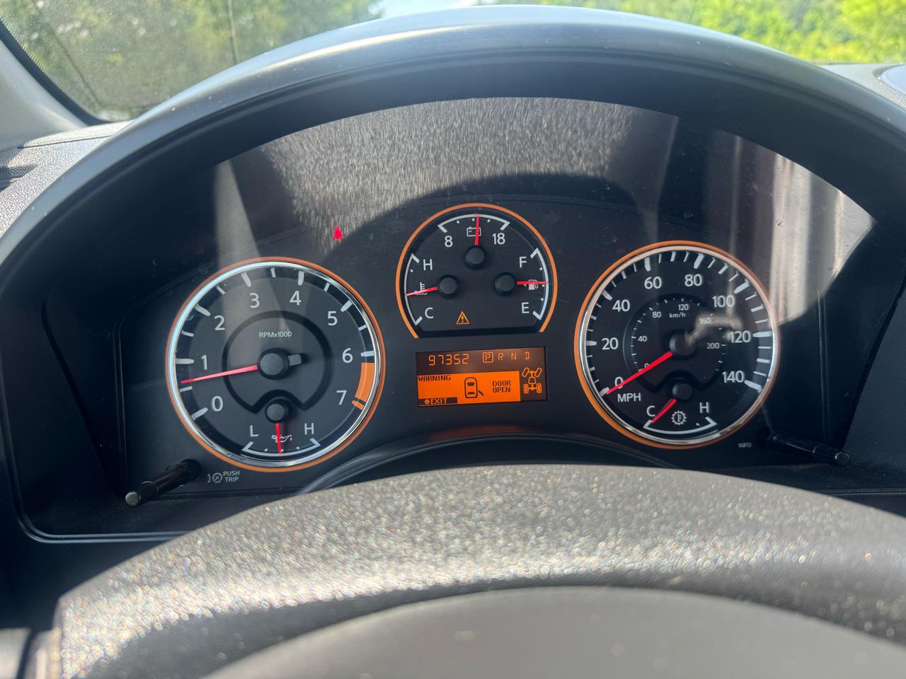 Nissan Titan 4WD Crew Cab SWB SL 2014