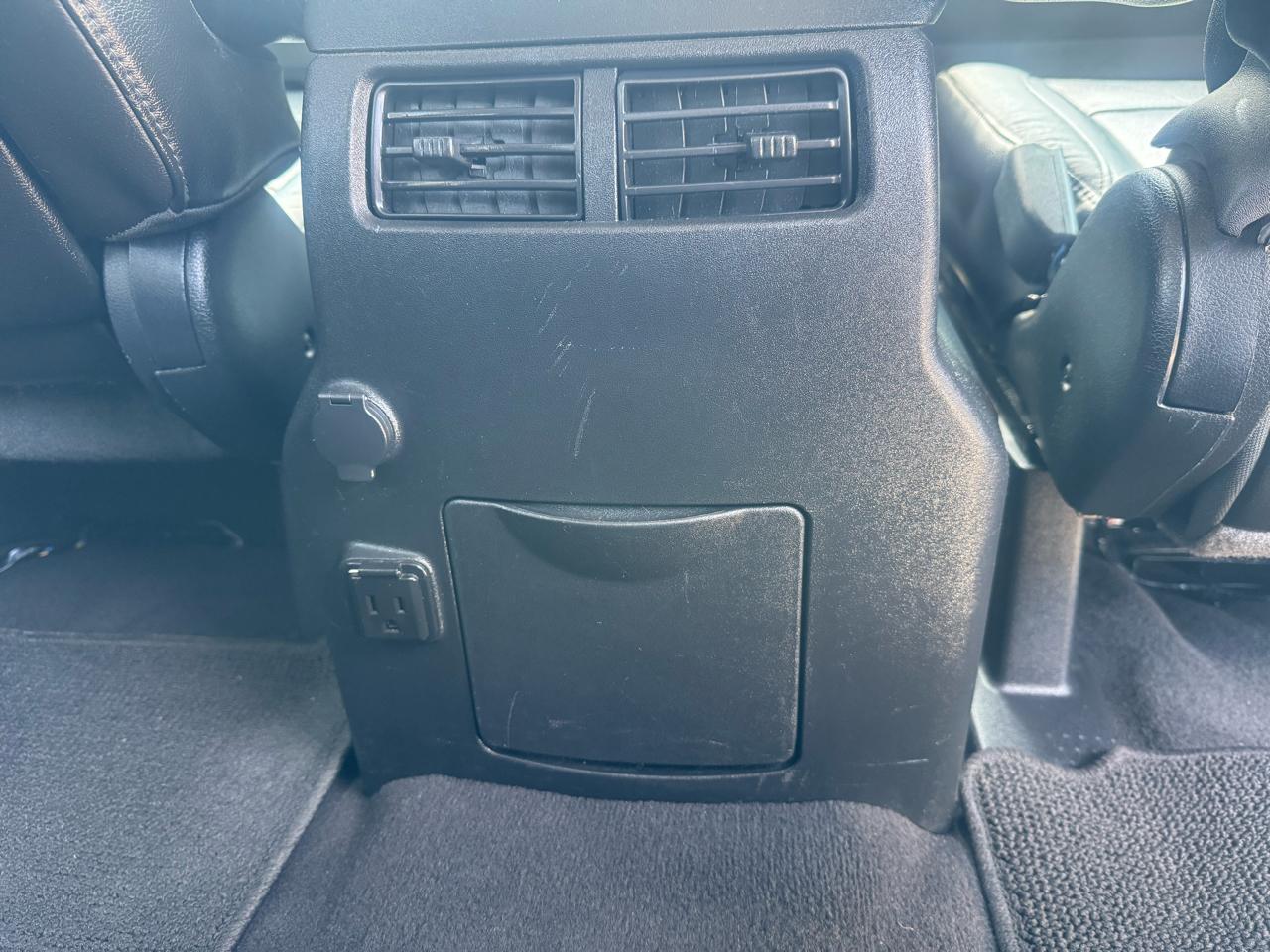 Nissan Titan 4WD Crew Cab SWB SL 2014
