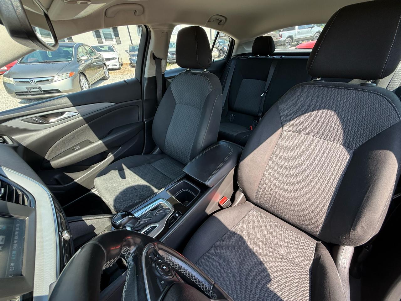 Buick Regal Sportback 4dr Sdn Preferred FWD 2018