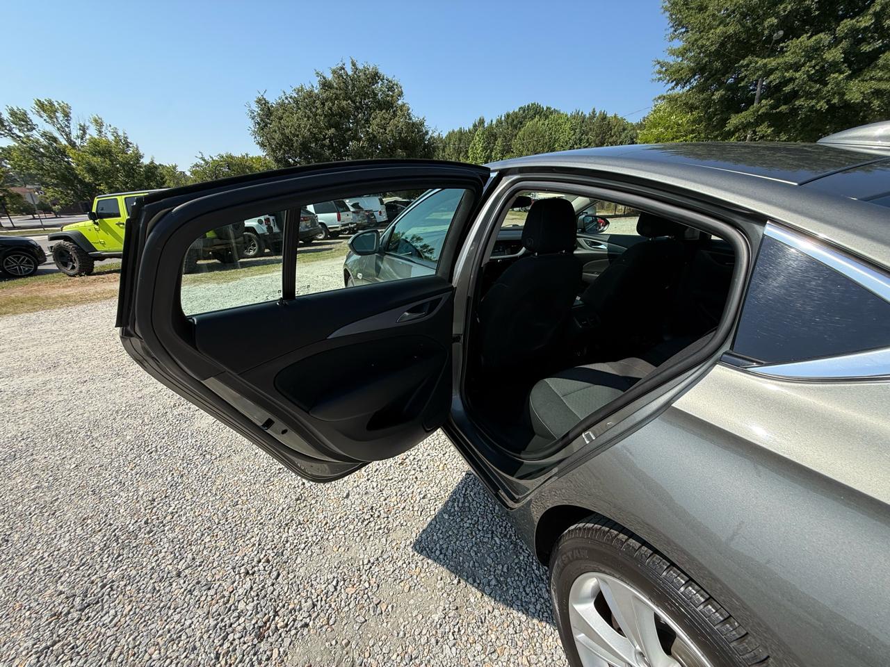 Buick Regal Sportback 4dr Sdn Preferred FWD 2018