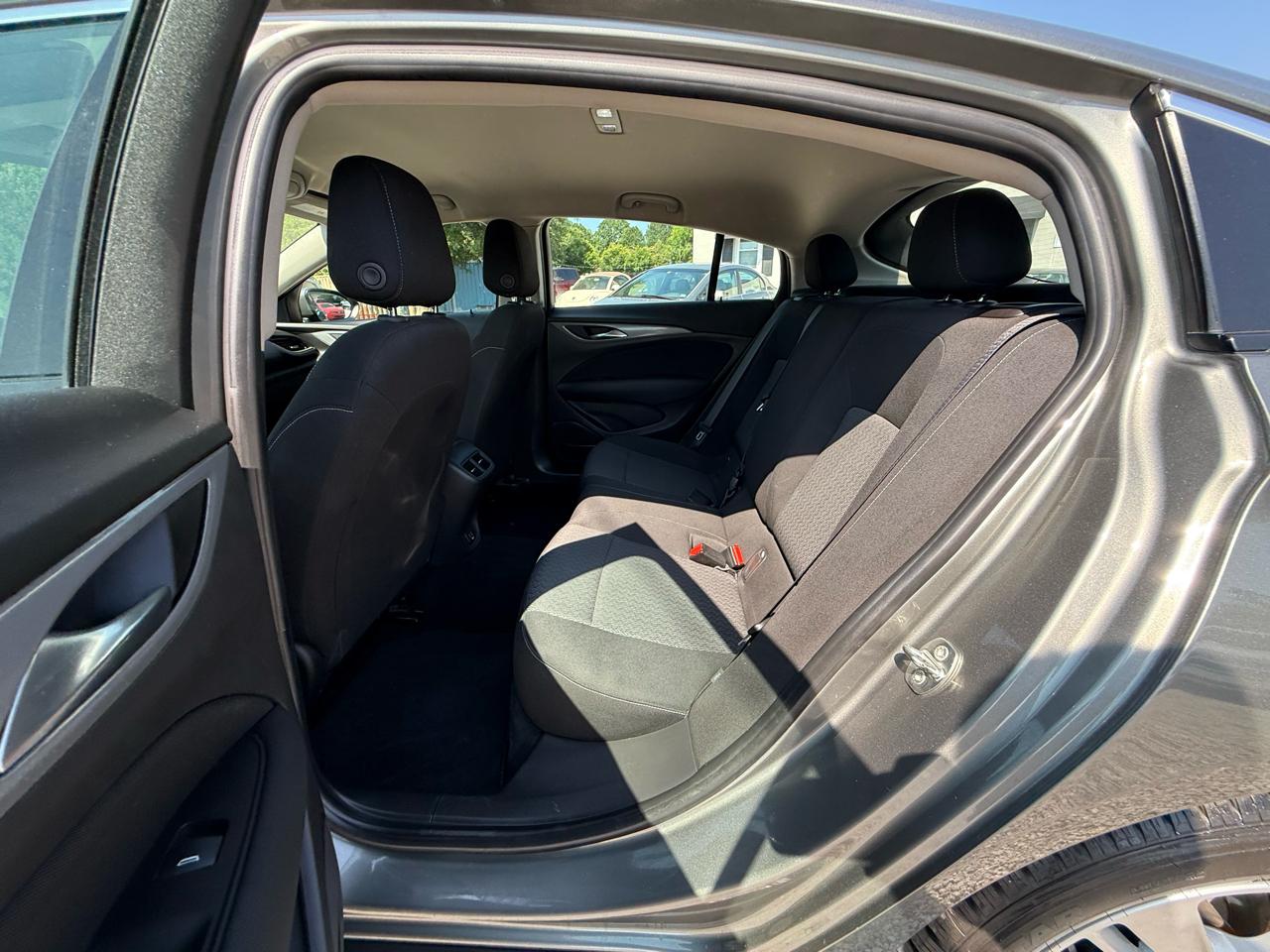 Buick Regal Sportback 4dr Sdn Preferred FWD 2018
