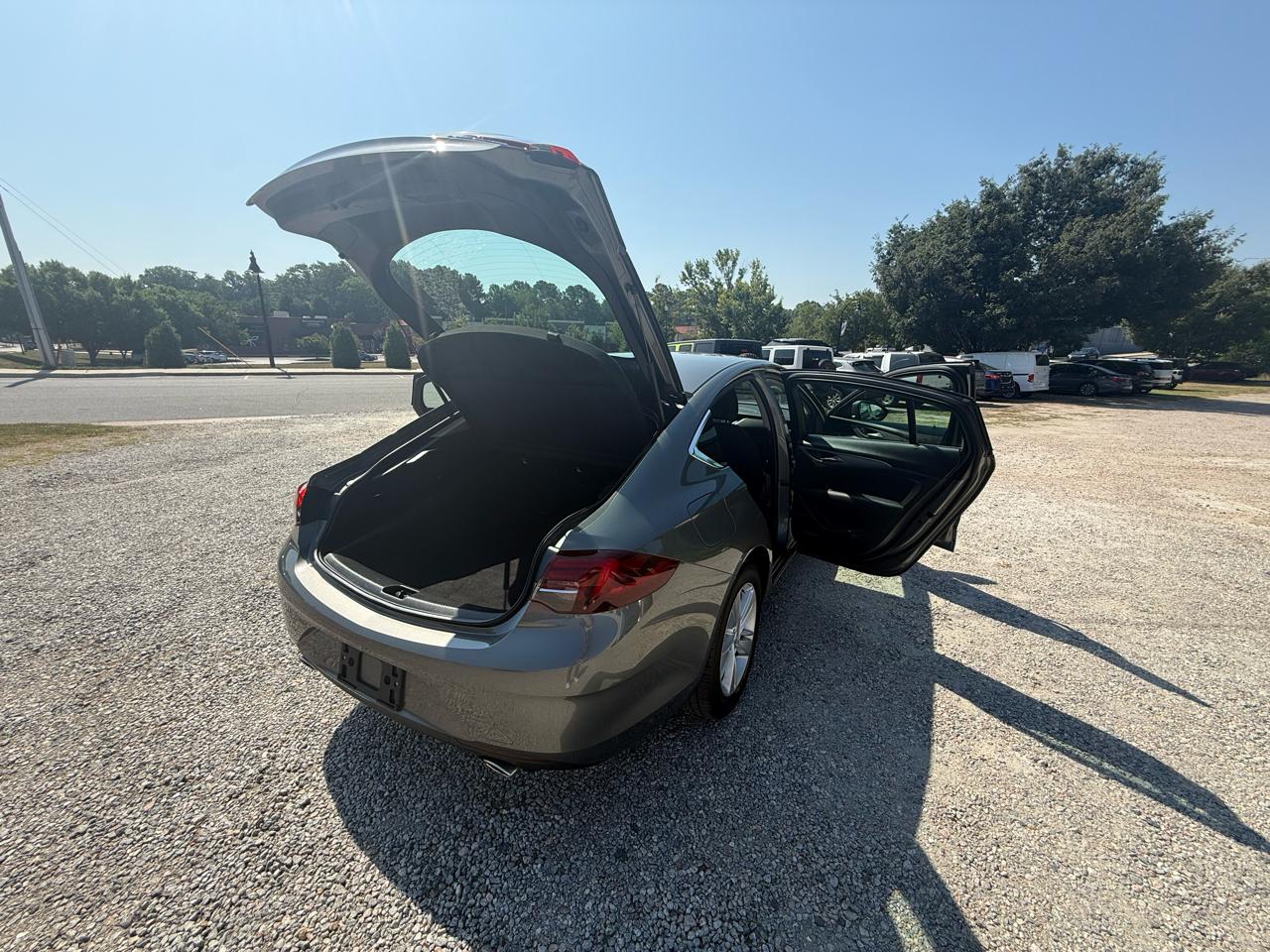 Buick Regal Sportback 4dr Sdn Preferred FWD 2018