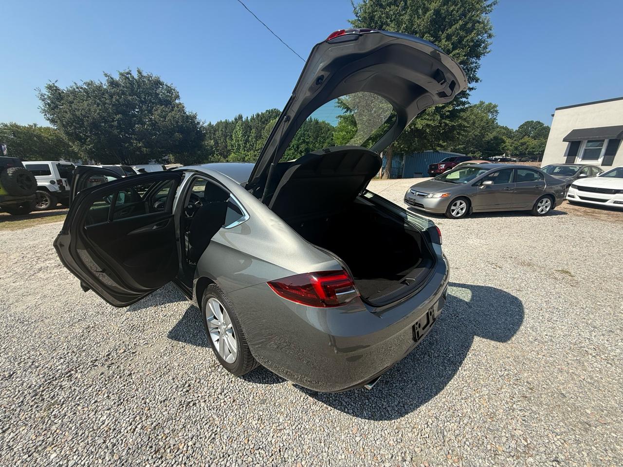 Buick Regal Sportback 4dr Sdn Preferred FWD 2018