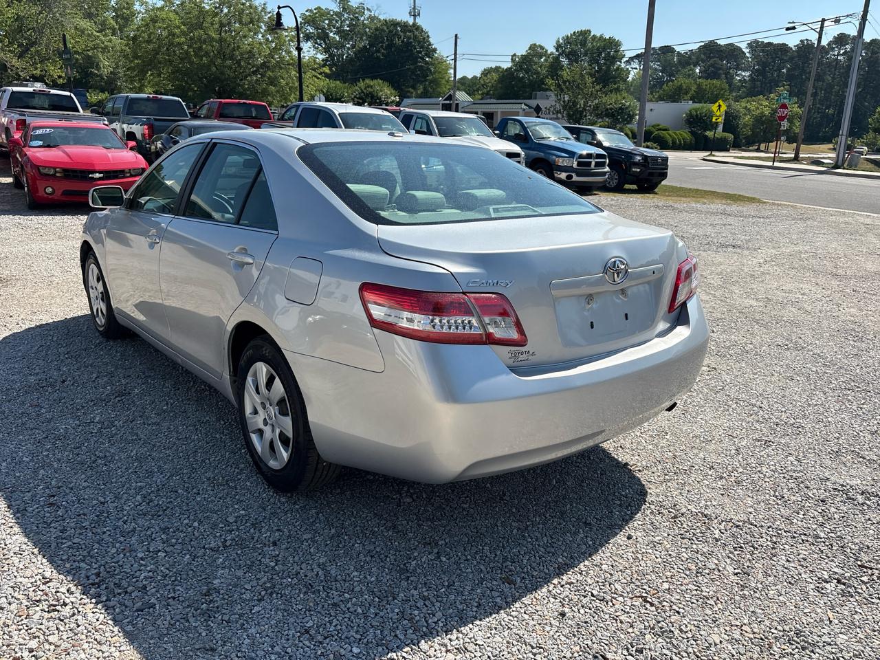 Toyota Camry 4dr Sdn I4 Man (Natl) 2010