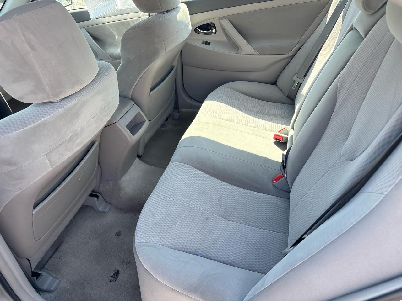 Toyota Camry 4dr Sdn I4 Man (Natl) 2010