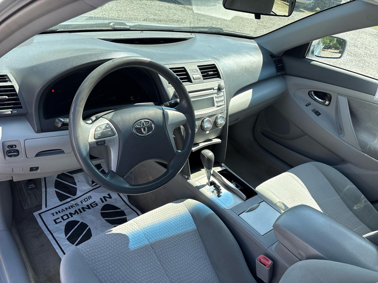 Toyota Camry 4dr Sdn I4 Man (Natl) 2010
