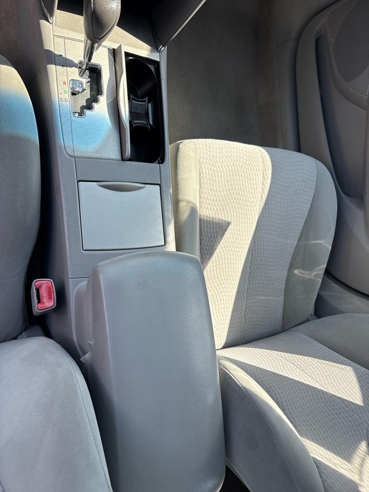 Toyota Camry 4dr Sdn I4 Man (Natl) 2010