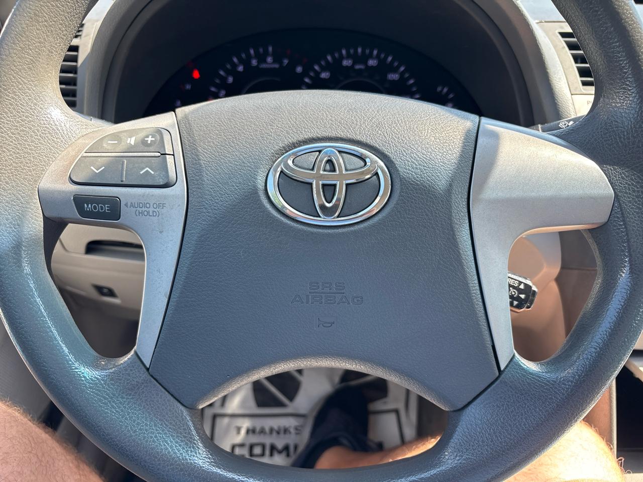 Toyota Camry 4dr Sdn I4 Man (Natl) 2010