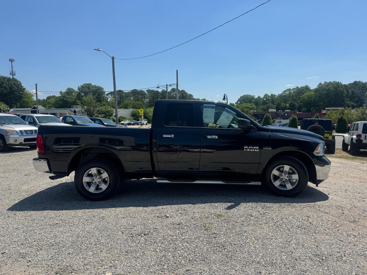 RAM 1500 SLT 4x2 Quad Cab 6'4" Box 2017