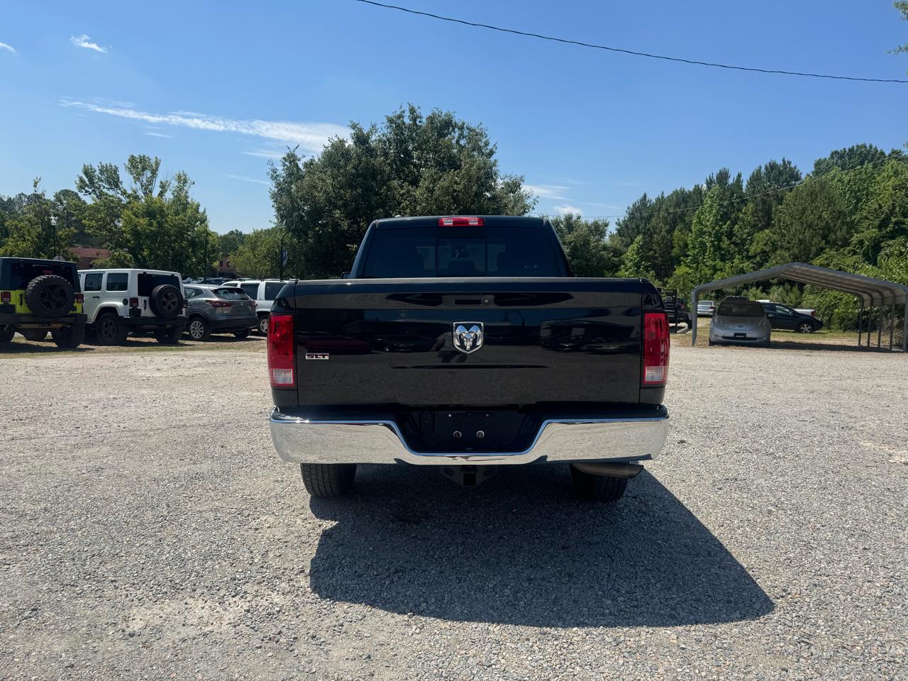 RAM 1500 SLT 4x2 Quad Cab 6'4" Box 2017