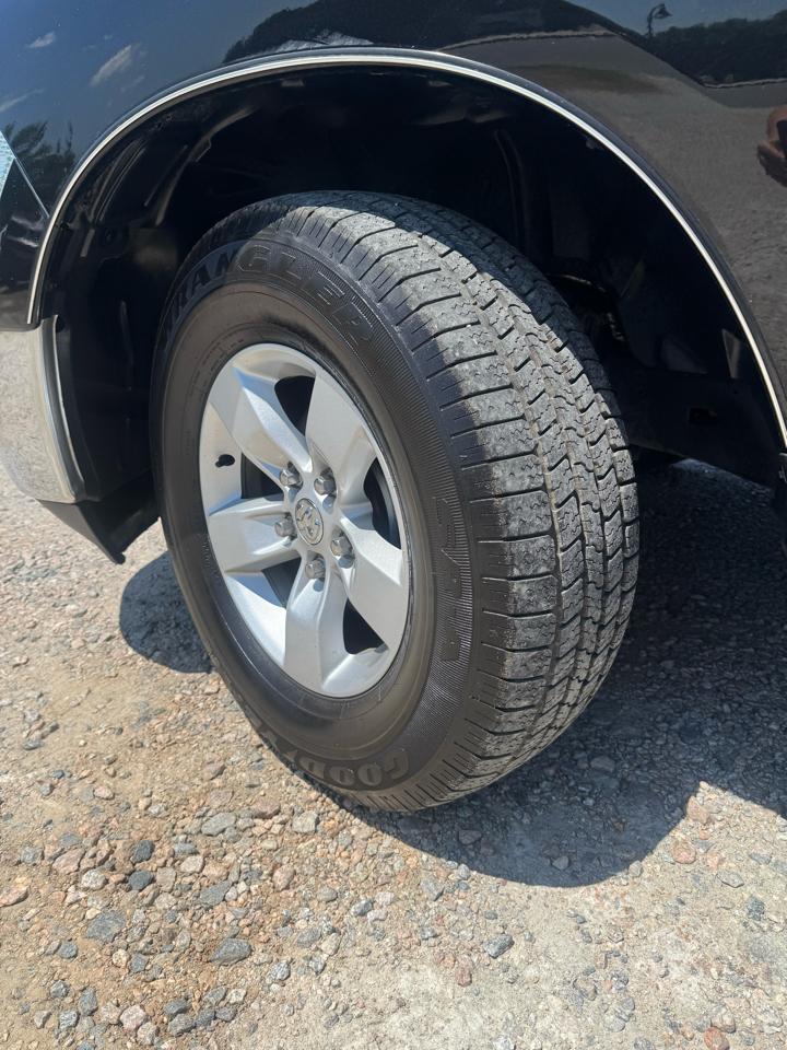 RAM 1500 SLT 4x2 Quad Cab 6'4" Box 2017