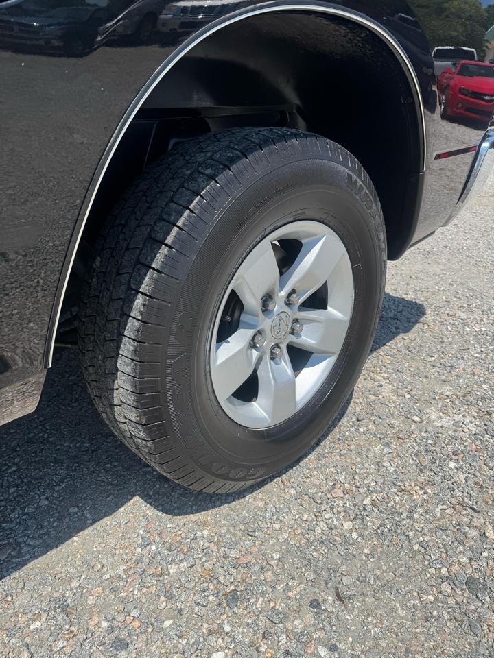 RAM 1500 SLT 4x2 Quad Cab 6'4" Box 2017