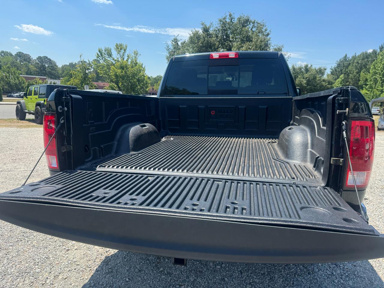 RAM 1500 SLT 4x2 Quad Cab 6'4" Box 2017
