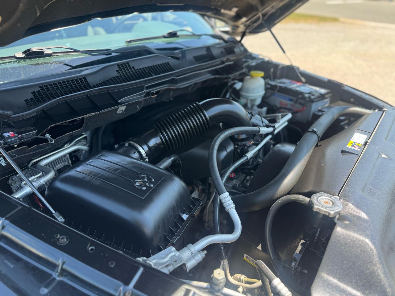 RAM 1500 SLT 4x2 Quad Cab 6'4" Box 2017