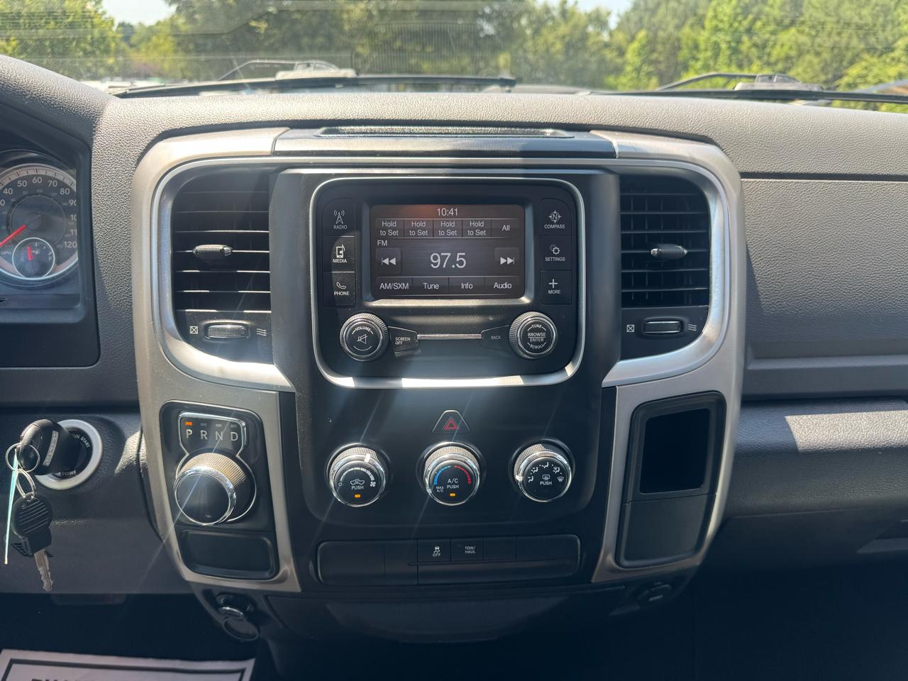 RAM 1500 SLT 4x2 Quad Cab 6'4" Box 2017