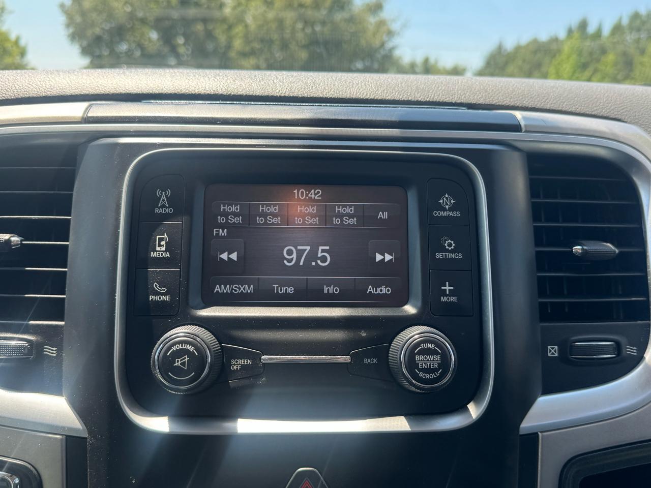 RAM 1500 SLT 4x2 Quad Cab 6'4" Box 2017