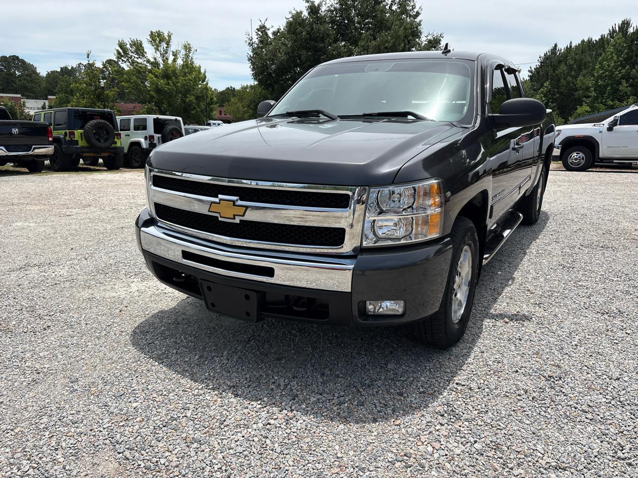 Chevrolet Silverado 1500 4WD Ext Cab 143.5" LT 2011