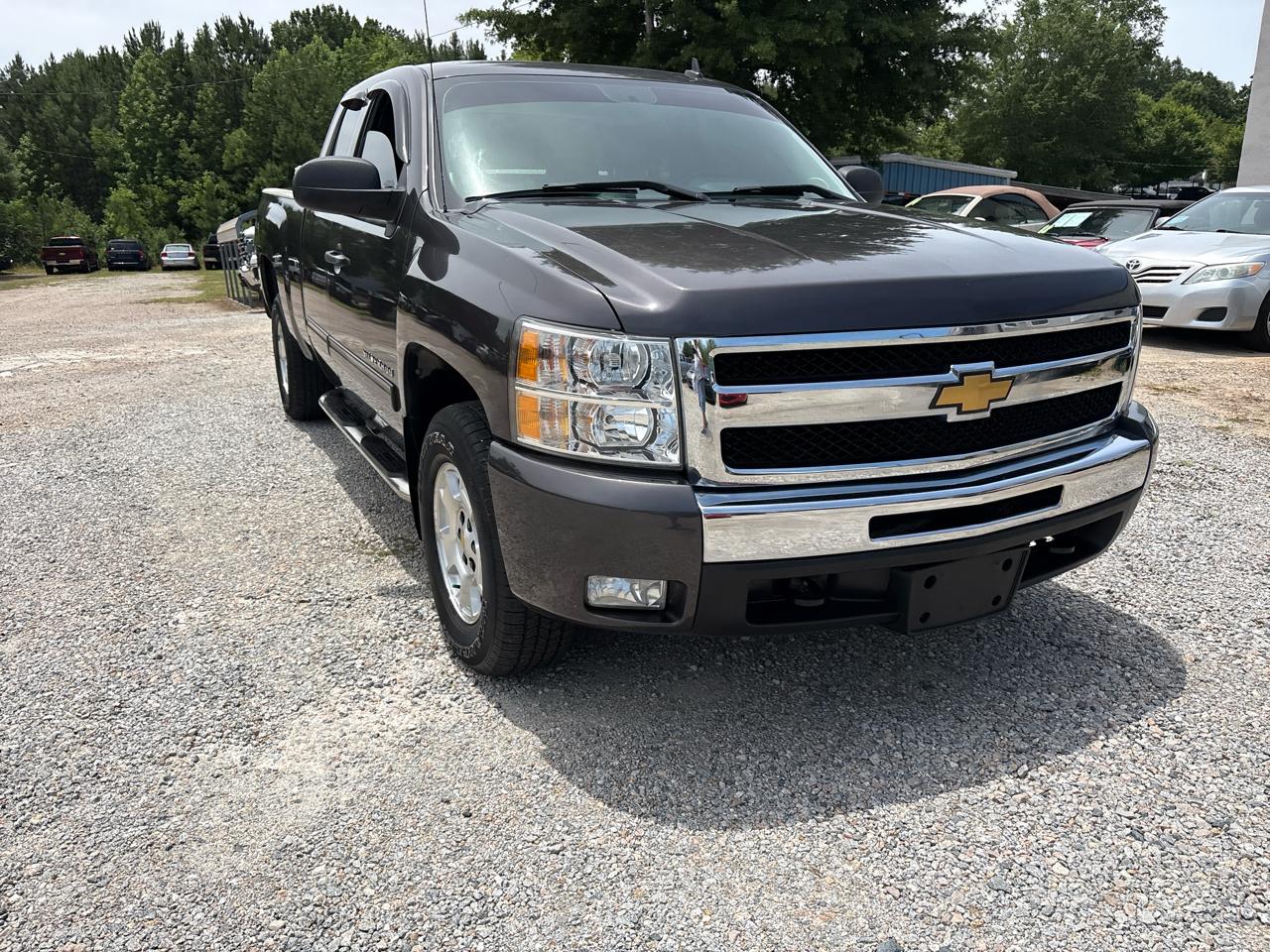 Chevrolet Silverado 1500 4WD Ext Cab 143.5" LT 2011