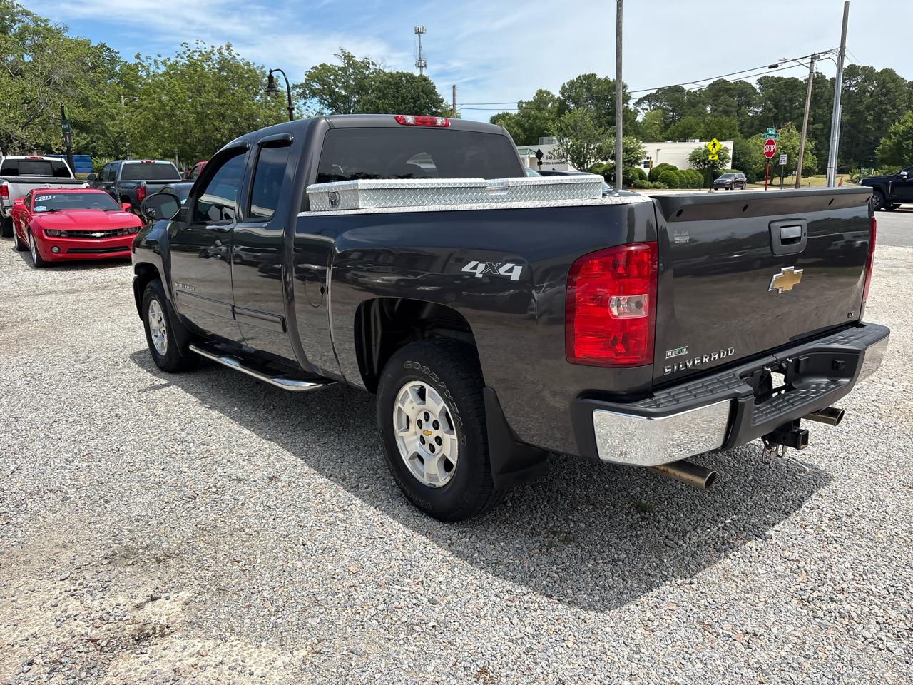 Chevrolet Silverado 1500 4WD Ext Cab 143.5" LT 2011