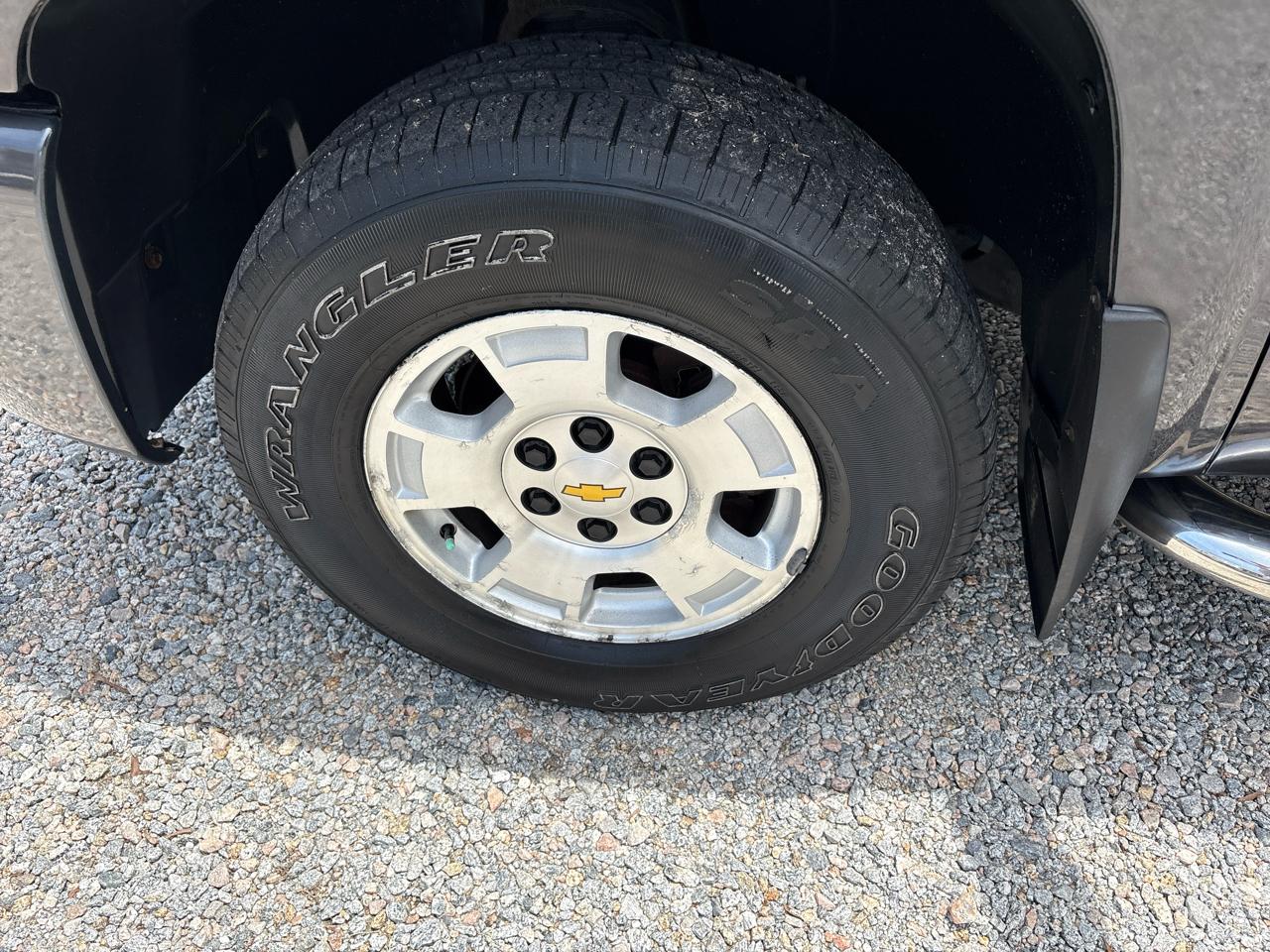 Chevrolet Silverado 1500 4WD Ext Cab 143.5" LT 2011