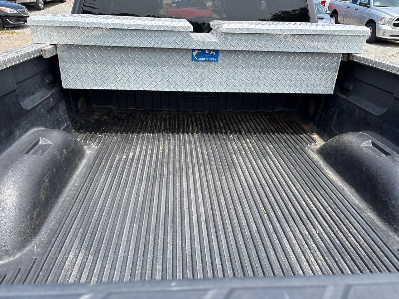 Chevrolet Silverado 1500 4WD Ext Cab 143.5" LT 2011