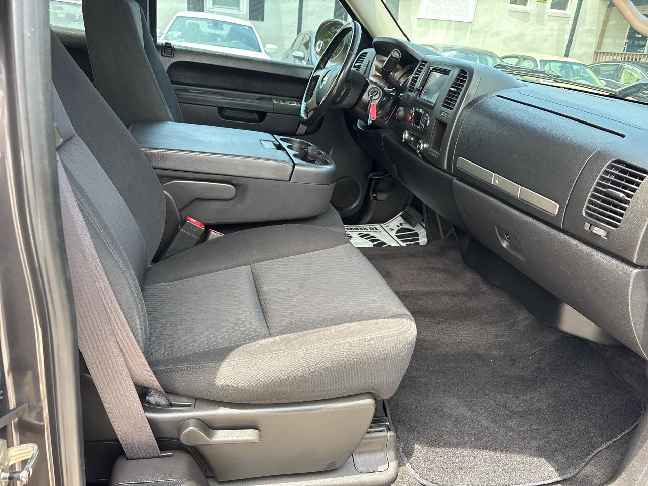 Chevrolet Silverado 1500 4WD Ext Cab 143.5" LT 2011