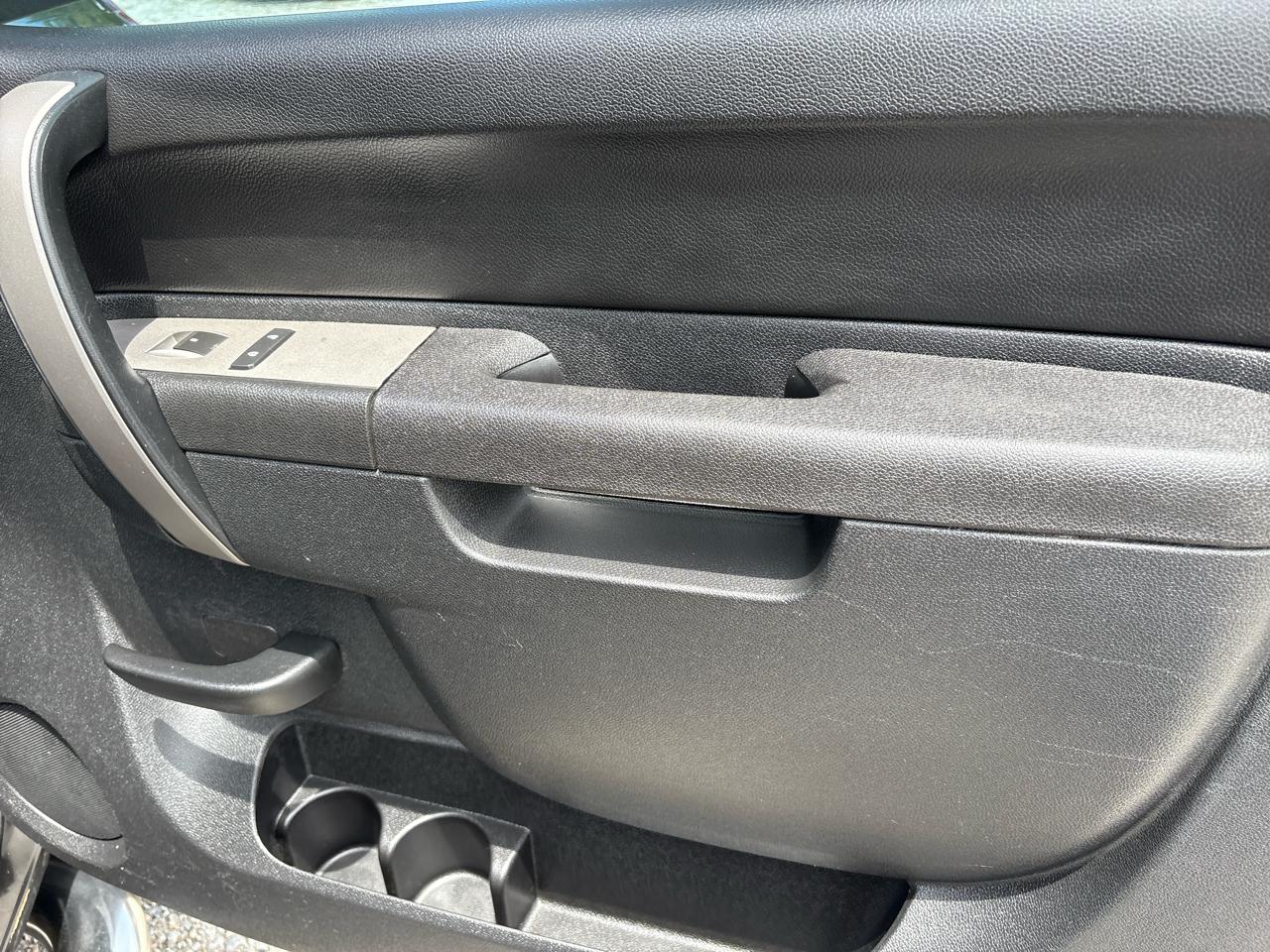Chevrolet Silverado 1500 4WD Ext Cab 143.5" LT 2011