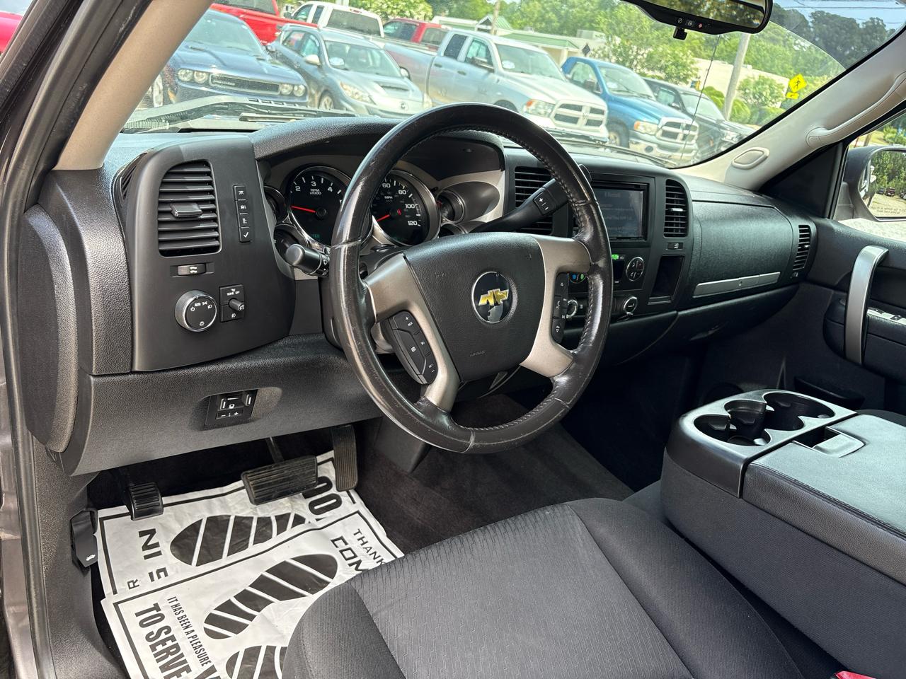 Chevrolet Silverado 1500 4WD Ext Cab 143.5" LT 2011