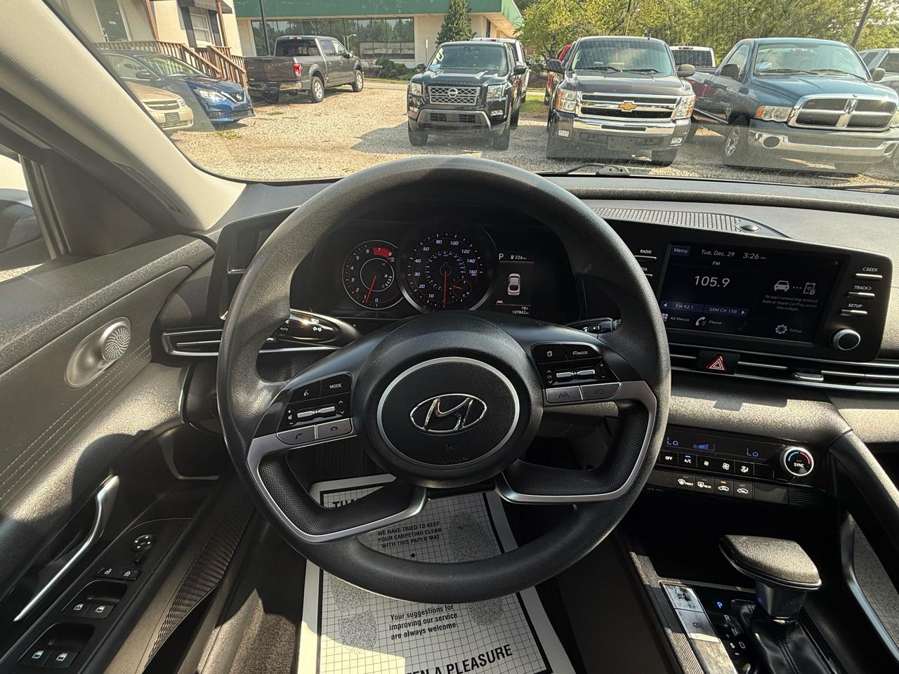 Hyundai Elantra SEL IVT 2021