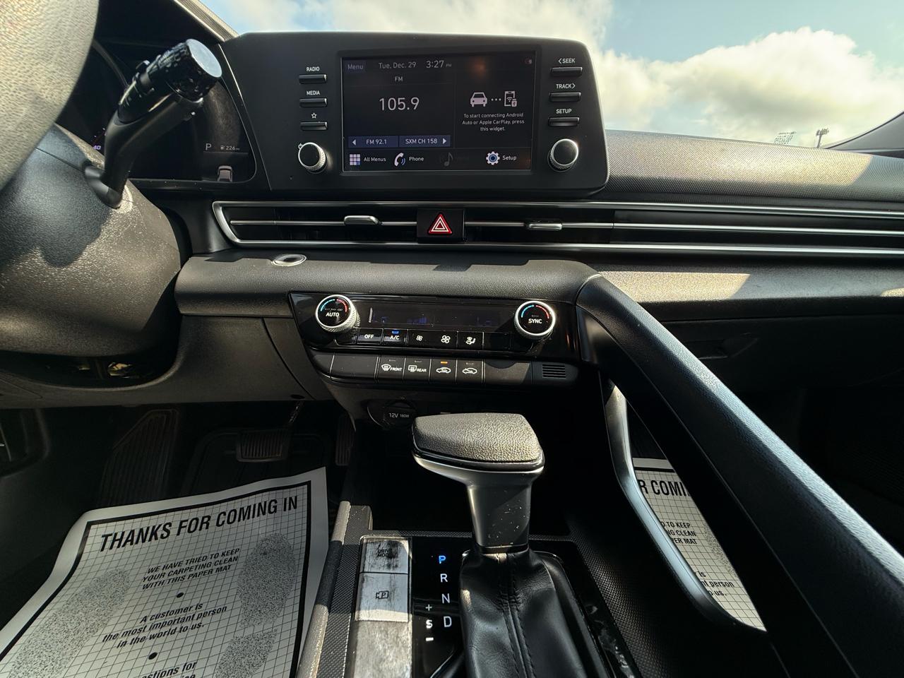 Hyundai Elantra SEL IVT 2021