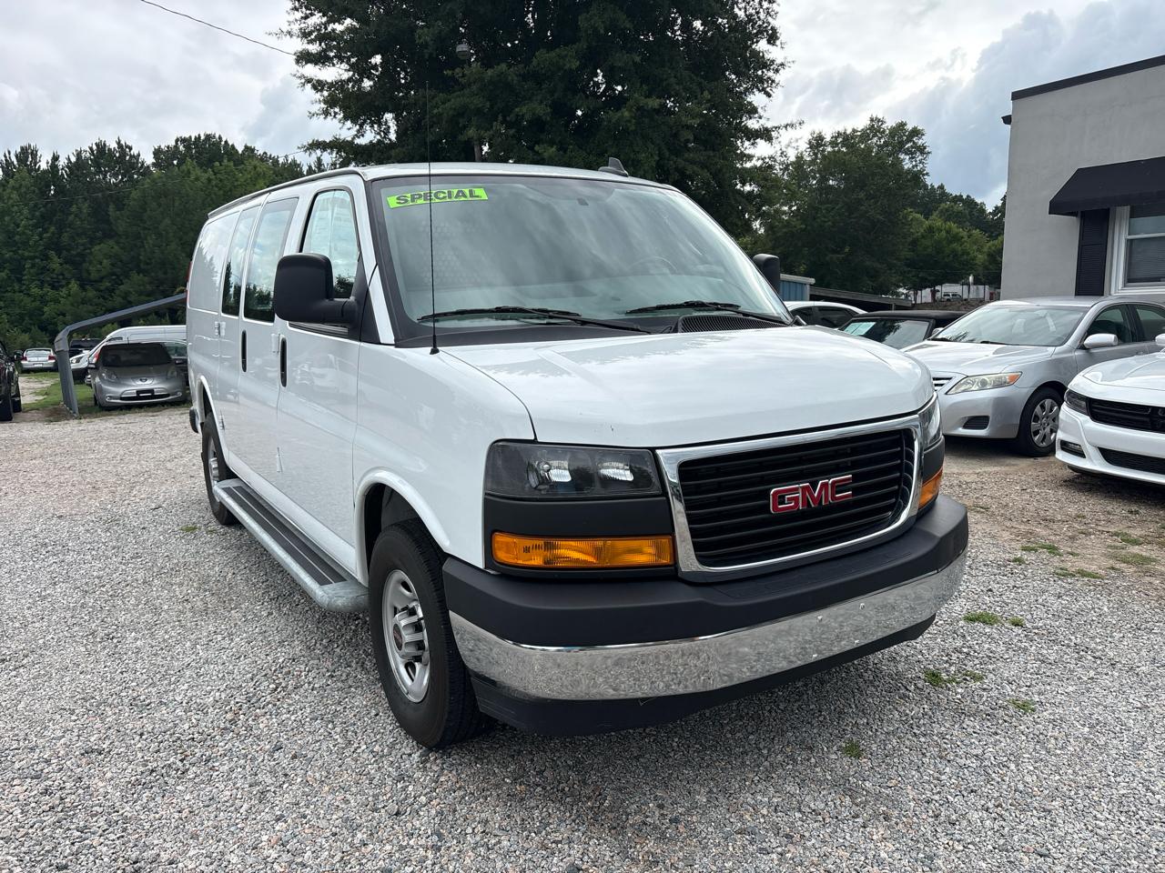 GMC Savana Cargo Van RWD 2500 135" 2024