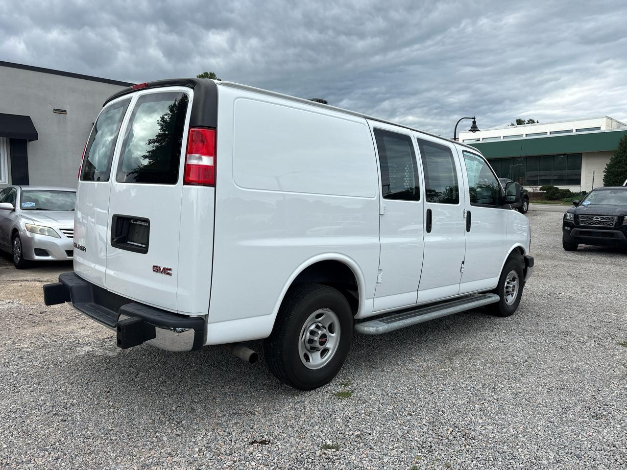 GMC Savana Cargo Van RWD 2500 135" 2024