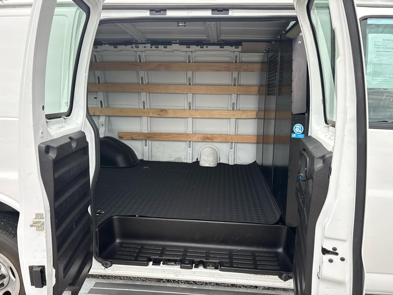GMC Savana Cargo Van RWD 2500 135" 2024