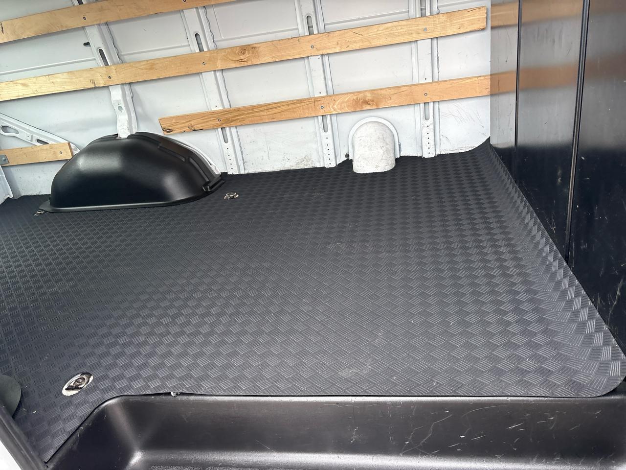 GMC Savana Cargo Van RWD 2500 135" 2024