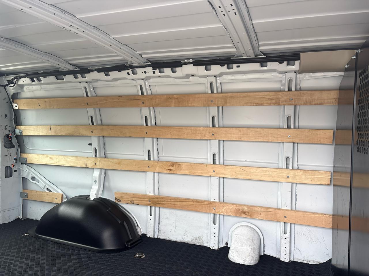 GMC Savana Cargo Van RWD 2500 135" 2024