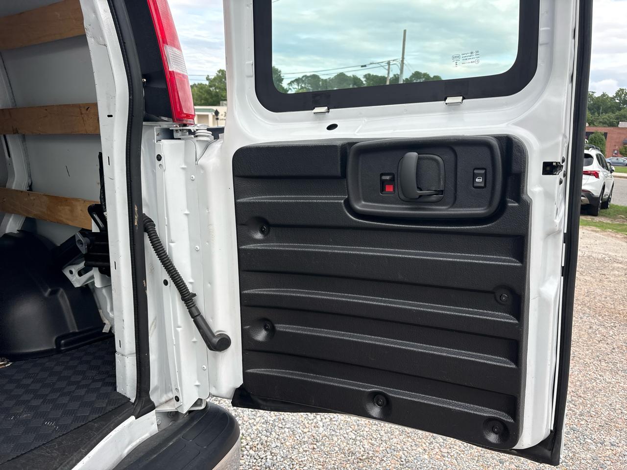 GMC Savana Cargo Van RWD 2500 135" 2024