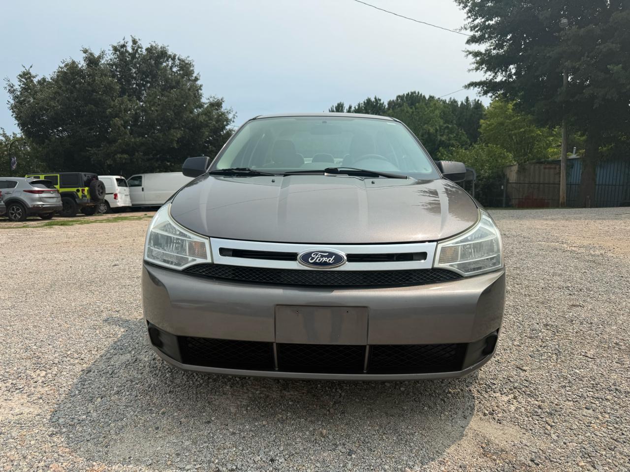 Ford Focus 4dr Sdn SE 2011